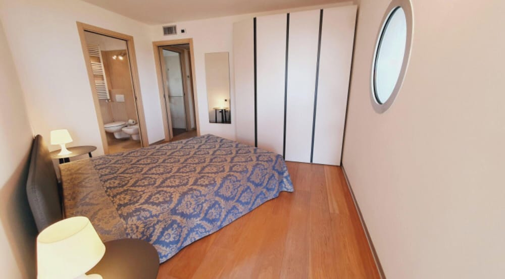 Modern Flat With Panoramic View
