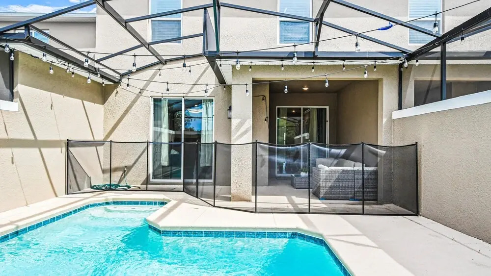 4BR Tropical Storey Lake Townhome Private Pool