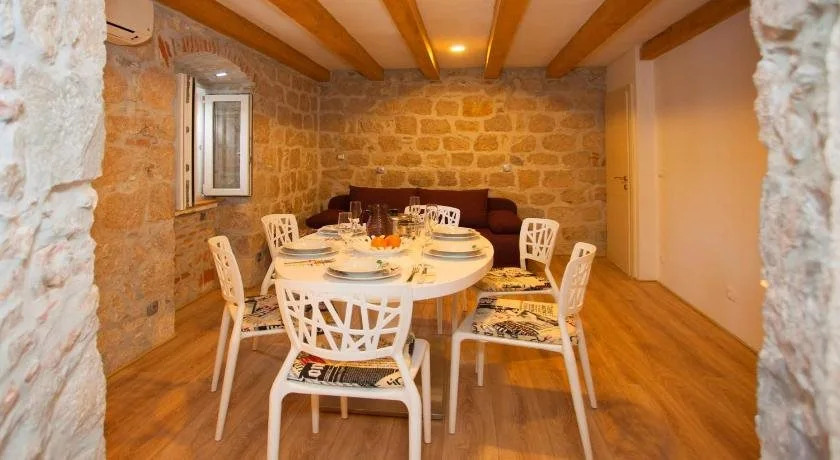 Veli Varos Apartments