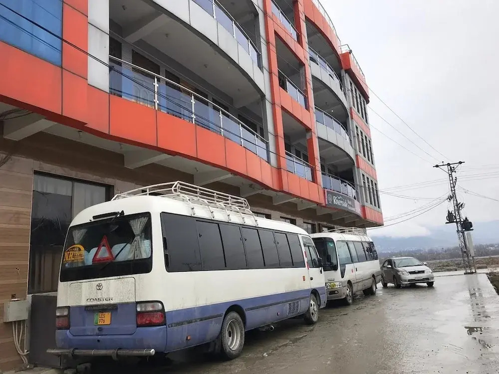 Hotel River side and Restaurant