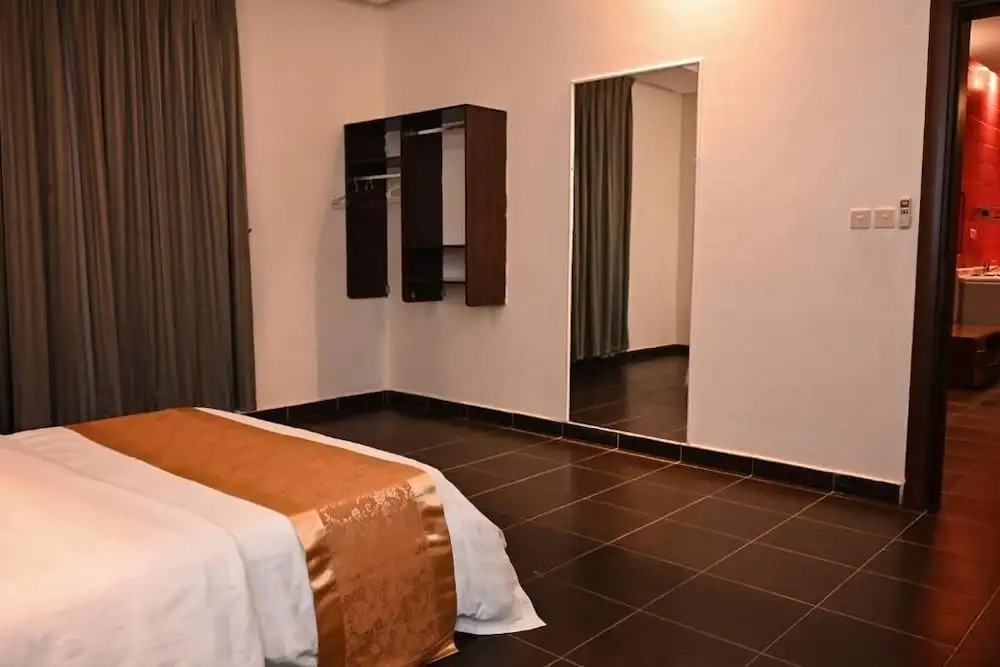 Quiet Rooms 14