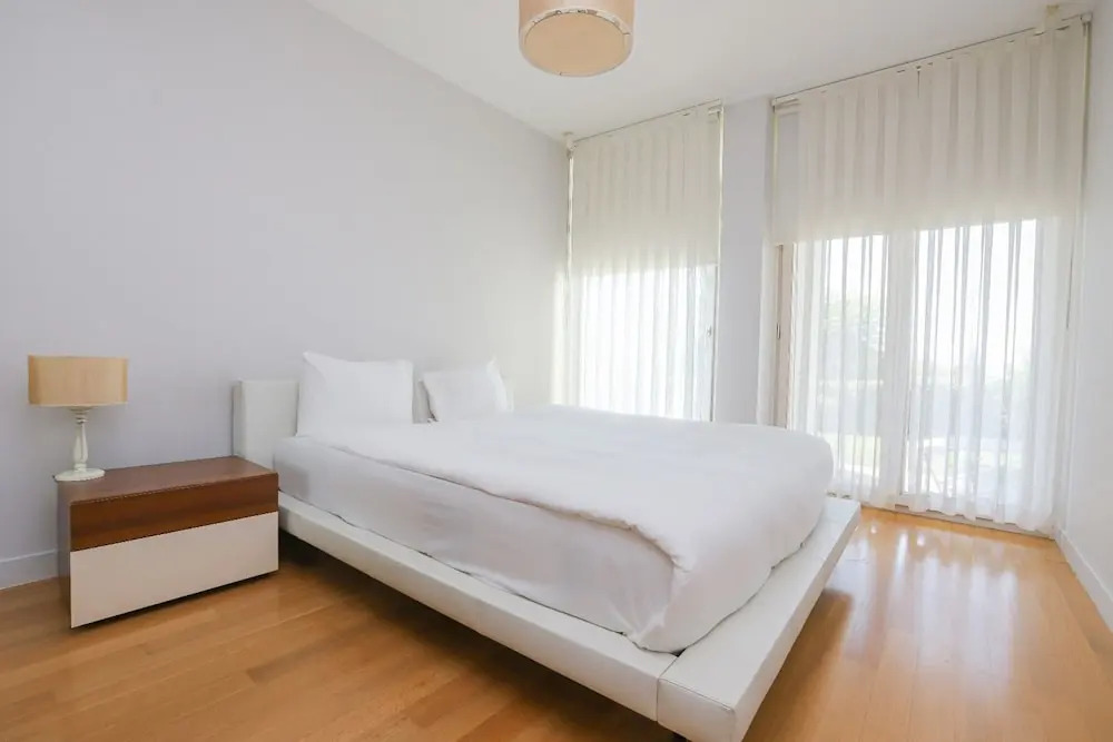 Private Garden Oasis in 4-bed Flat, With Hotel Perks