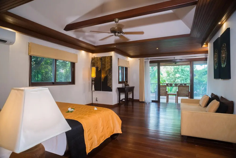 Beachfront Resort Villa Baan Tawan 3BR