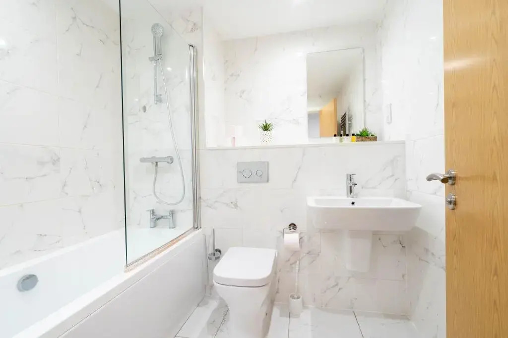CALIBER STAYS Apartments & Homes - The Nemesis Suite- Two Bedroom Serviced Apartment - City Centre