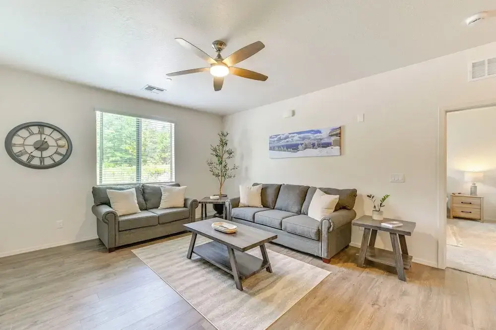 2 Mi to Dtwn & Nau: Flagstaff Condo w/ Patio!