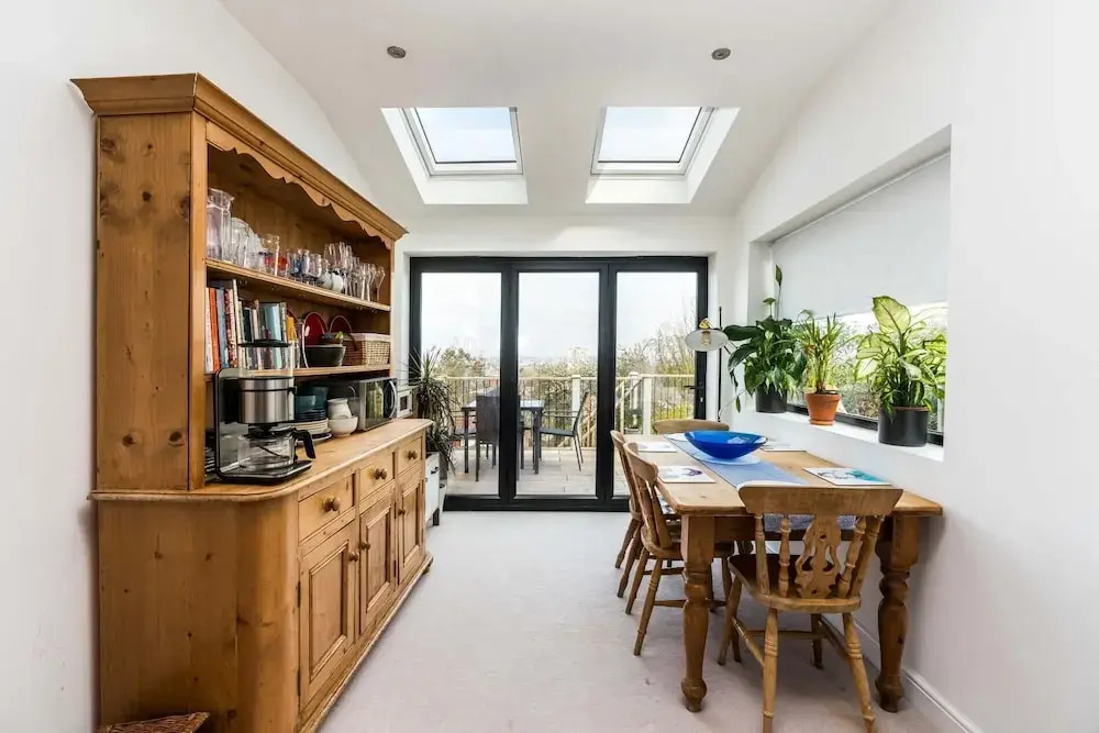 NEW Super 3BD Family Home Stunning London Views