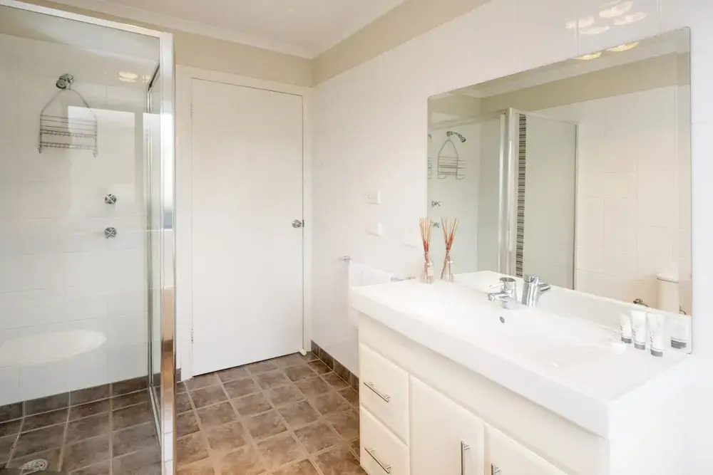 Eclipse 5- Spacious Townhouse