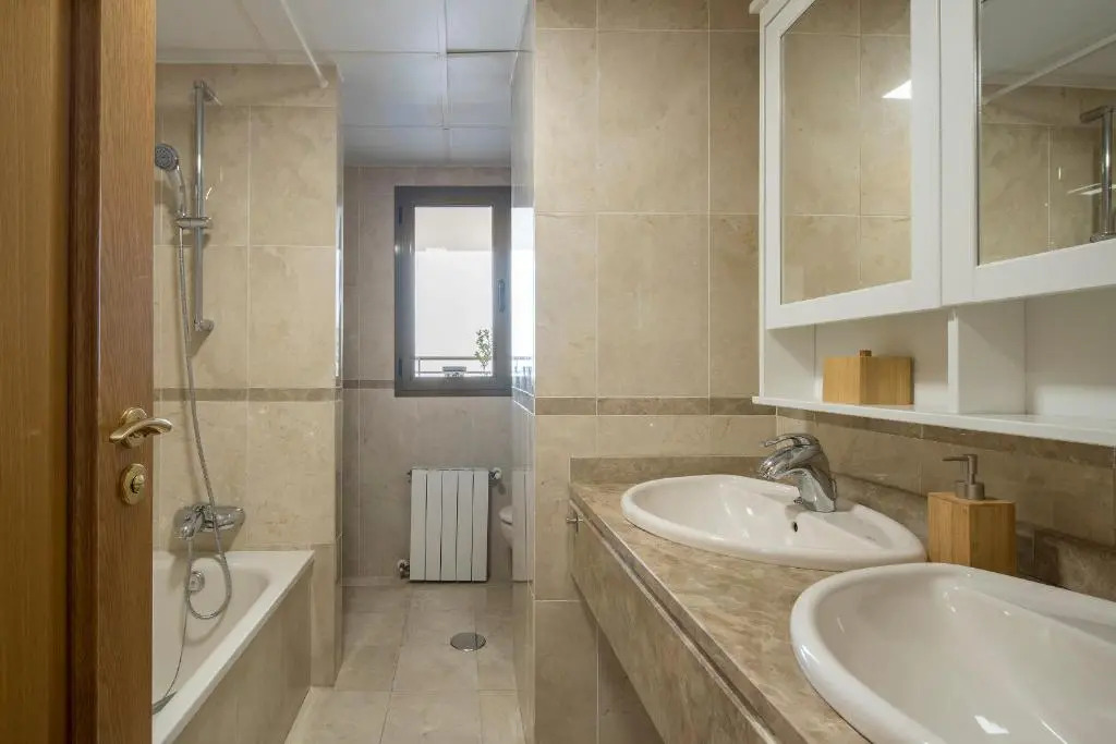 Atico Top Granada, Penthouse, 18-19th floor, City Centre, Views, Terrace, Free Parking