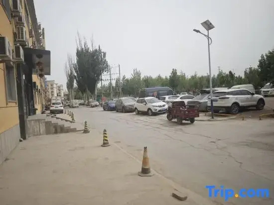 Lan Feng Hotel (Ethnic Specialty Food Street International Convention and Exhibition Center)