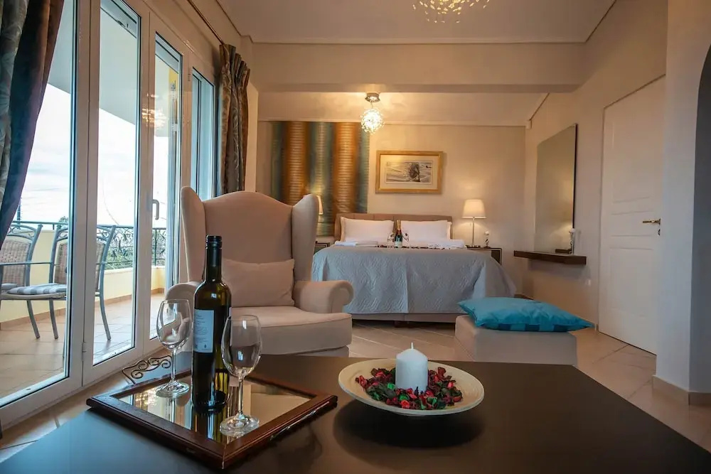 Daphne's Elegant Apartment With an Amazing sea View of the Aegean Sea!