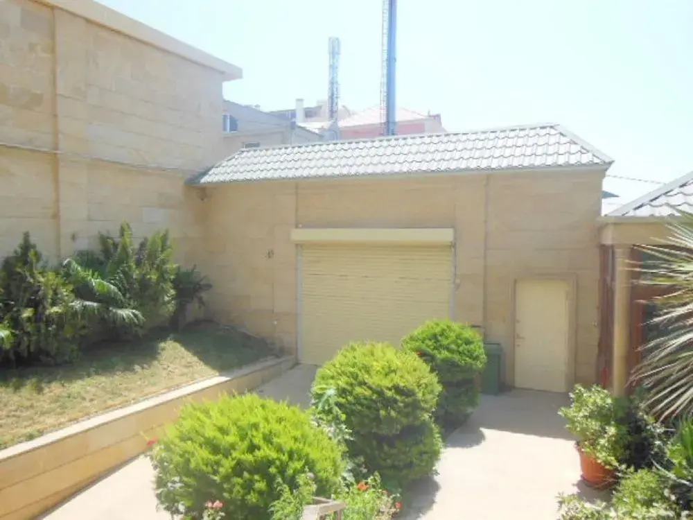 Great Triplex Villa