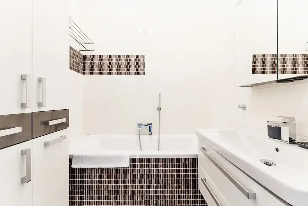 Charming Two-Bedroom Apartment Next To The Emmaus Abbey