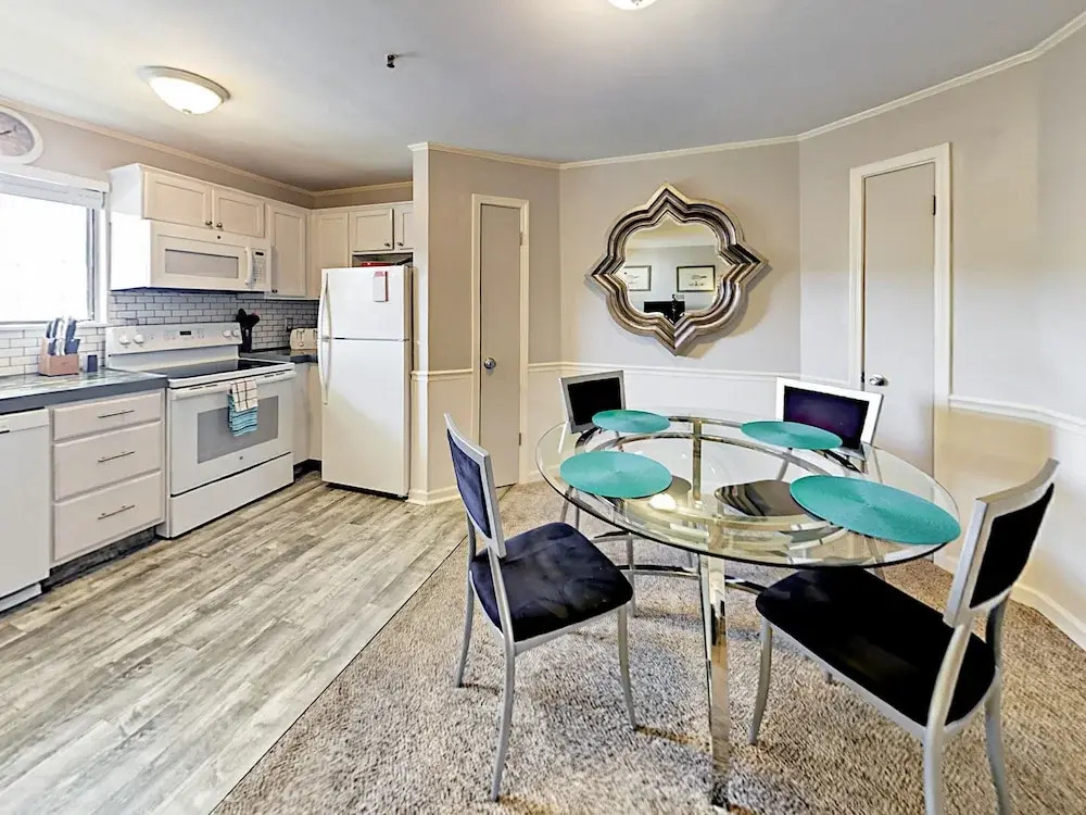 William Hilton #4305 - 2 Br Condo