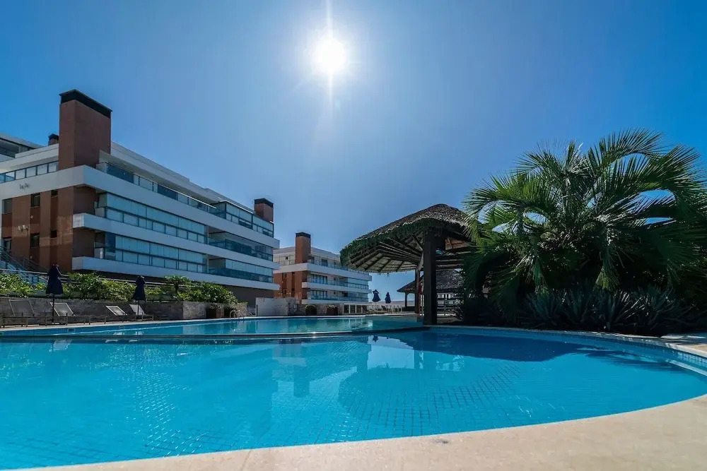 Apto vista mar 4 dormitórios e piscina
