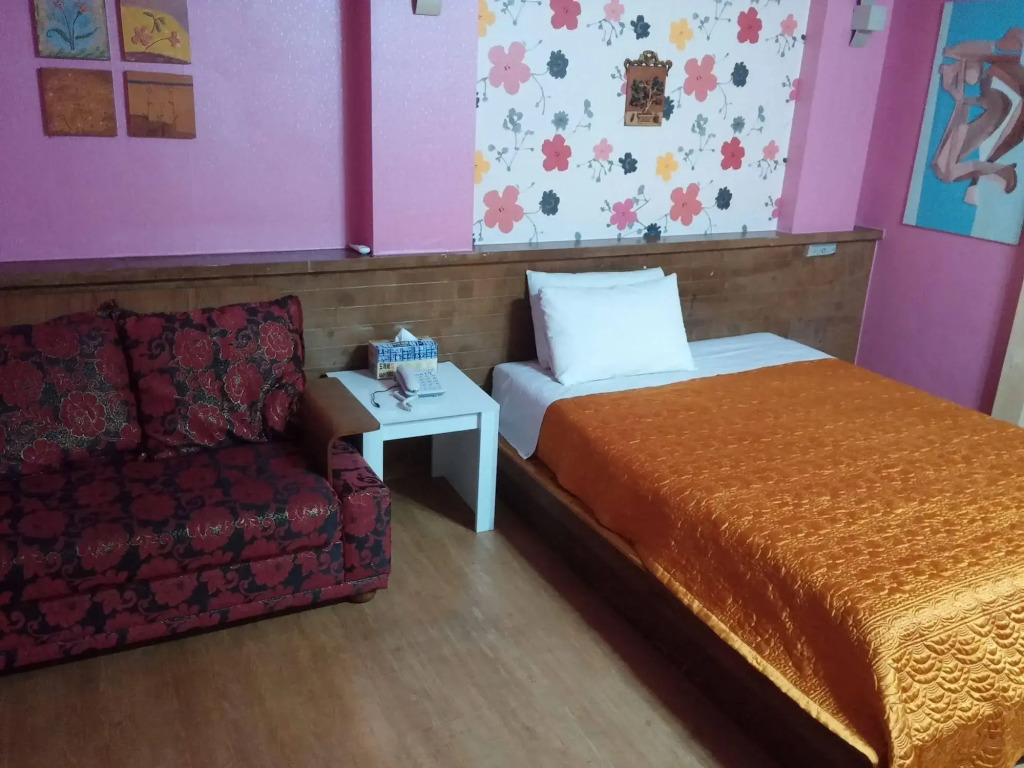 Cyber Motel