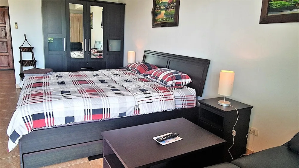 Large Studio Condo Jomtien