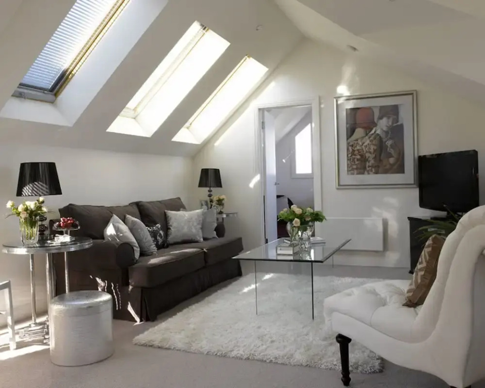 Andre's Mews Luxury Serviced Apartments
