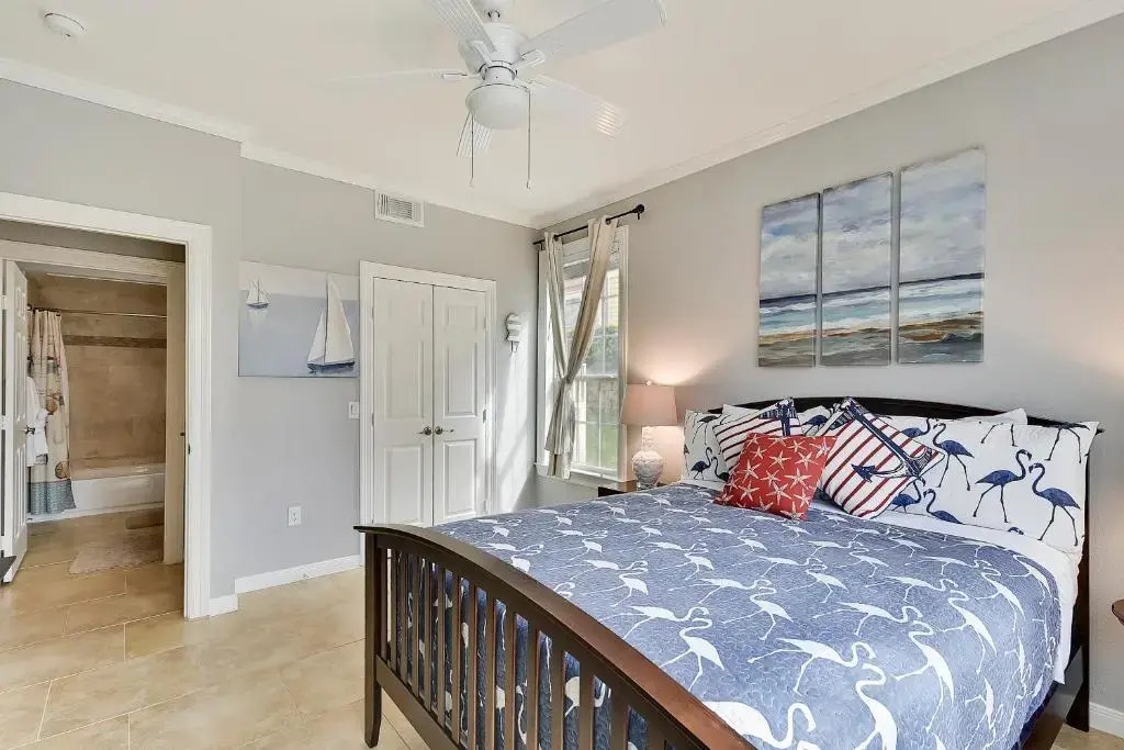 Hook, Wine & Sinker by Ryson Vacation Rentals
