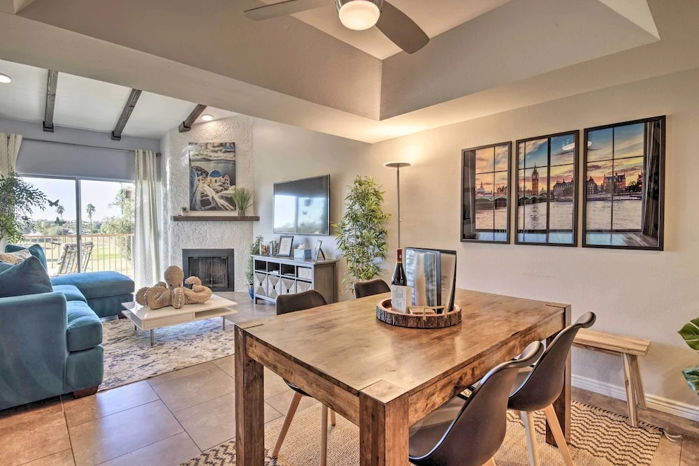 Golf Course, Mountain Views: Scottsdale Condo!