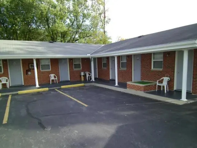 Hillsboro Inn & Suites