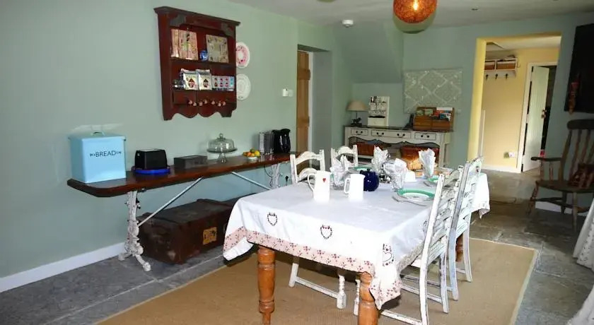 Coombe Hill Cottage