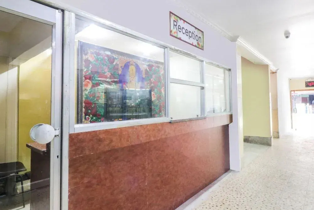 OYO 38200 Hotel Goutam Vihar