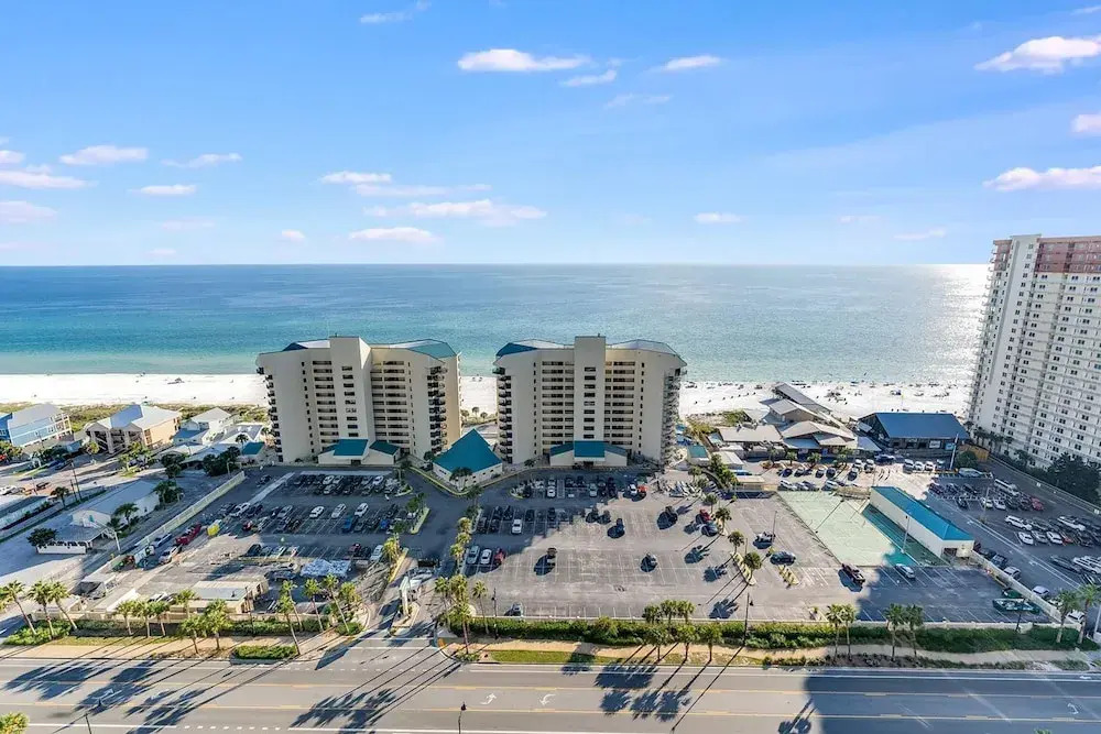 Laketown Wharf 2018