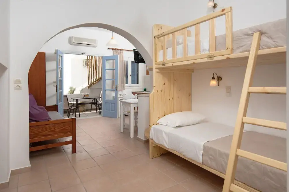 Aqua Naxos Apartments & Suites