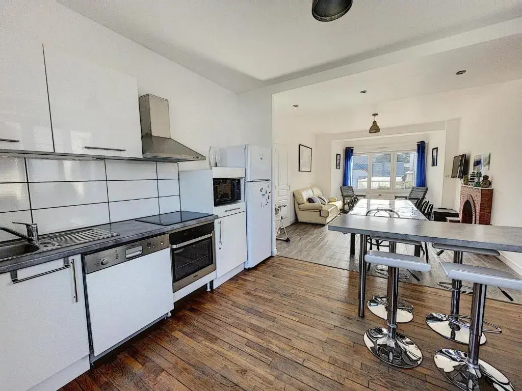 Maison Jullouville, 7 pièces, 9 personnes - FR-1-361-164