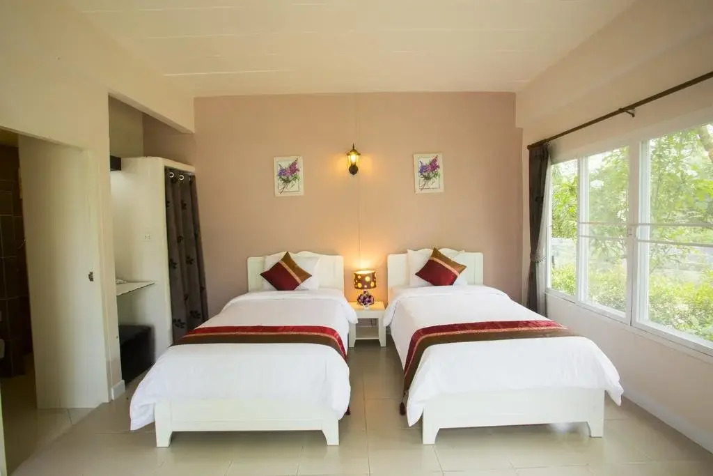 Villa Reina Resort