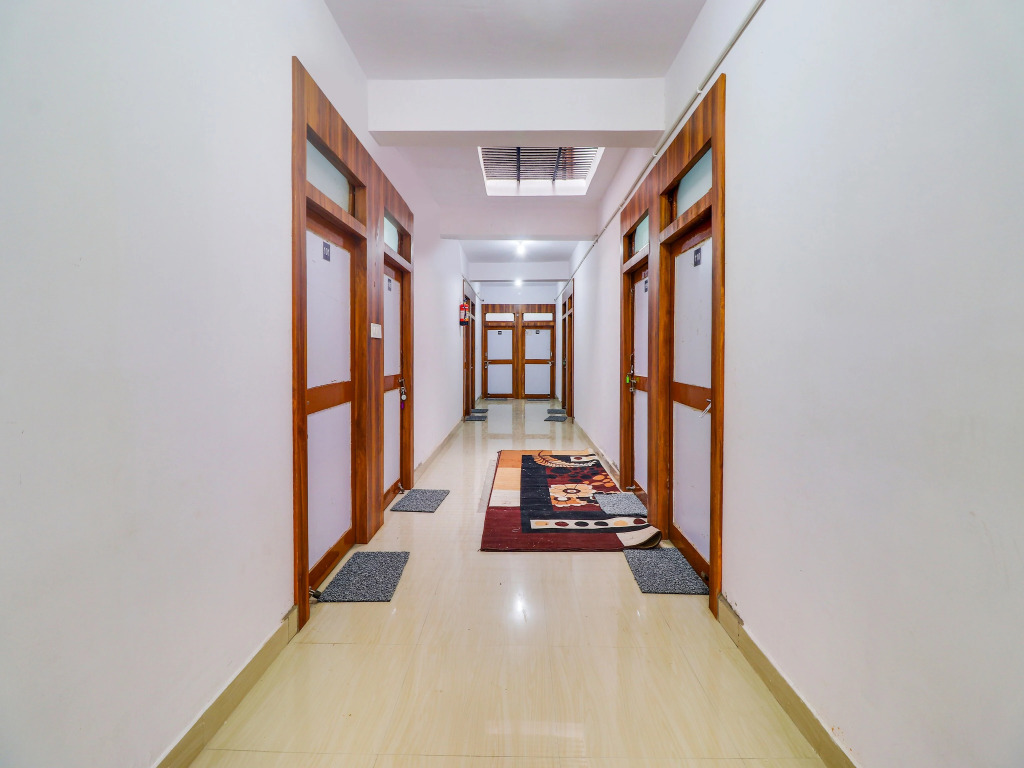 Hotel O Paras Palace