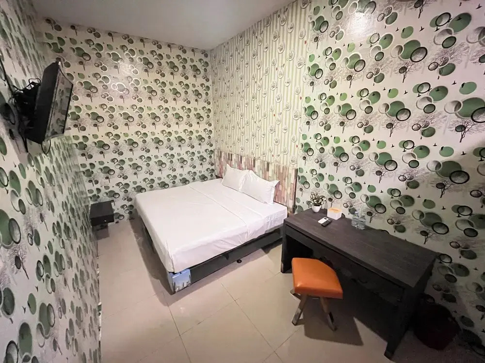 Louise Hotel
