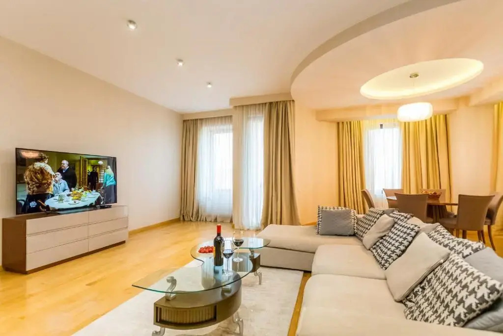 Central Cosy 5BD-5BATH Apartment