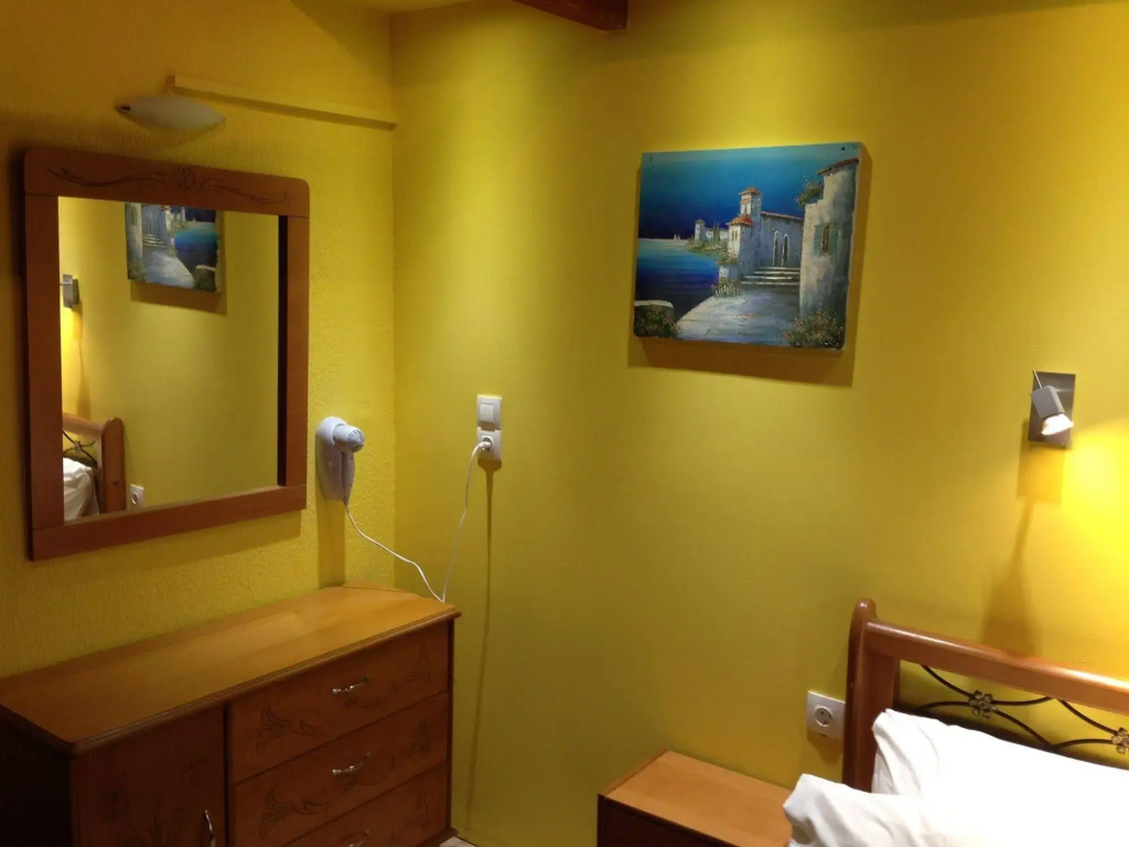 Aloni Studios and Apartments