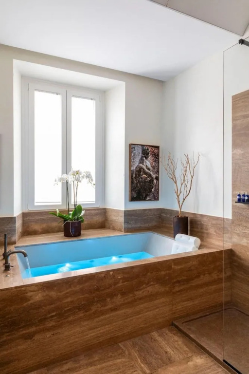 Luxurious Apartment in Rome