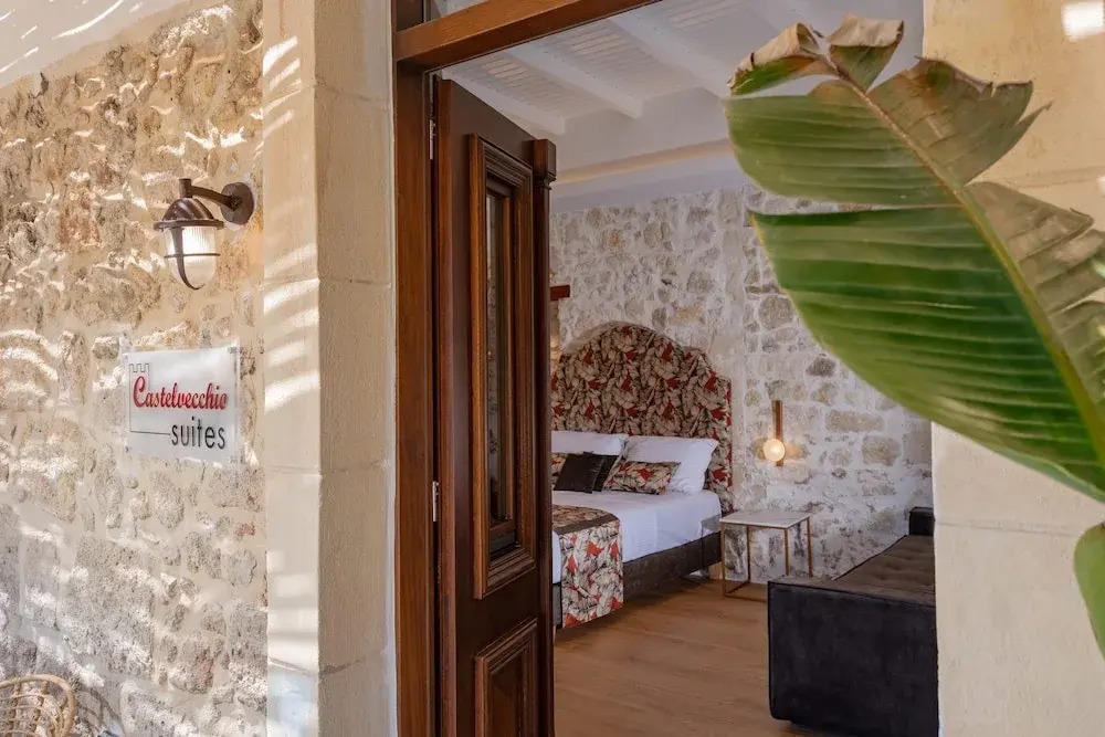 Venetian Charming ,stone-built Apartment Rethymno