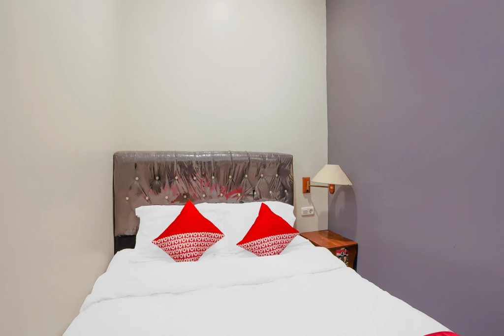 Gangnam Style Residence Mitra RedDoorz near MERR Surabaya