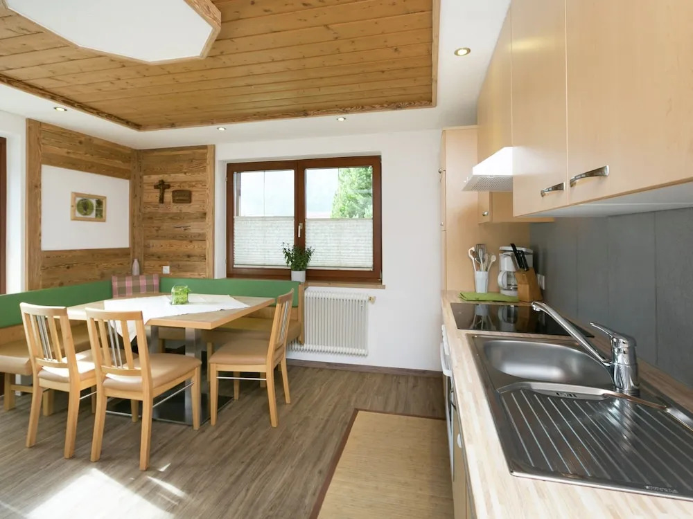 Apartment in Ski Paradise near Trails