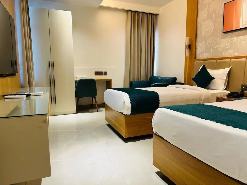 Hotel TAAR TANGERINE Gachibowli