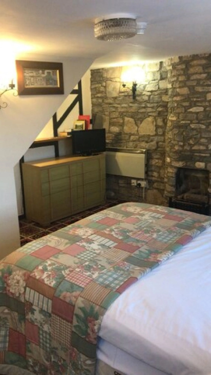The Pecking Mill Inn