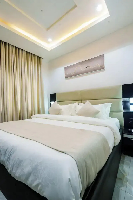 Roston Hotels