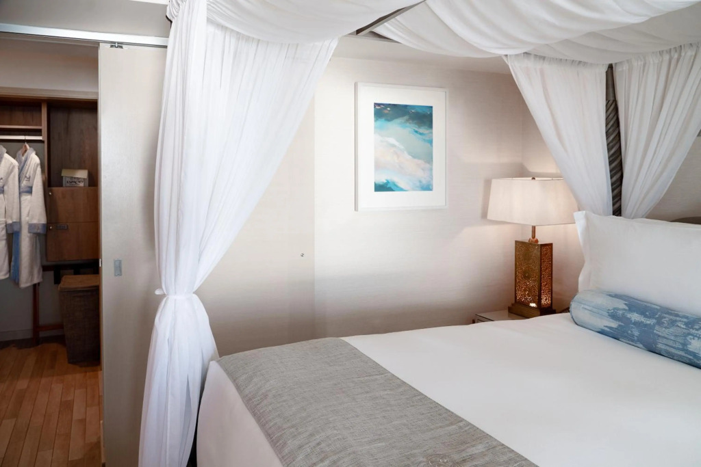 ESPACIO THE JEWEL OF WAIKIKI