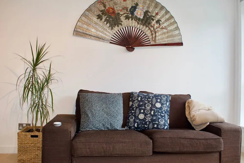Bright and Welcoming 2 Bedroom Leith Flat