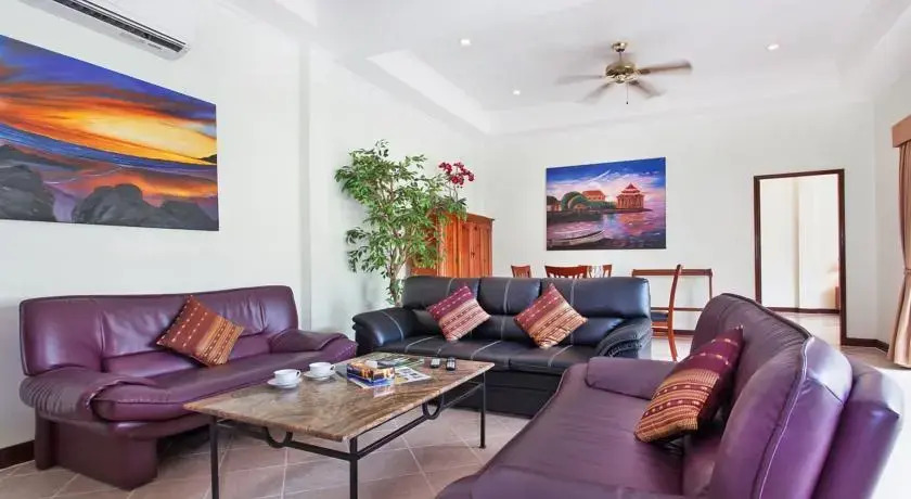 Jomtien Pool Villa Crystal
