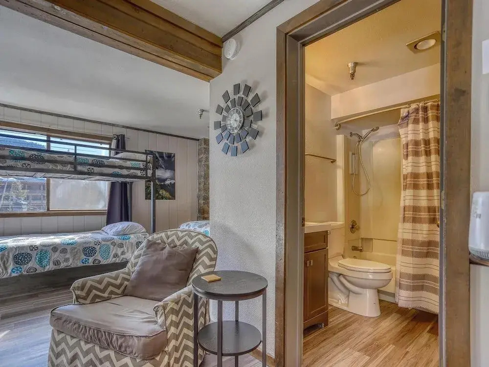 Geothermally Heated Outdoor Pool and Scenic Deck - Cozy Studio Retreat