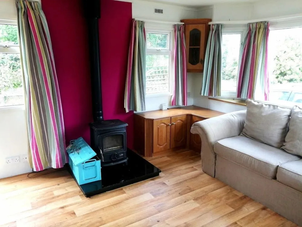 Midden Manor Country Stay on a Working Dairy Farm