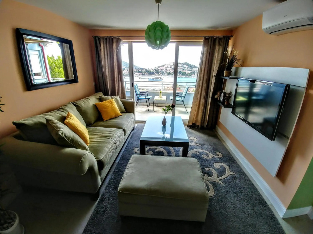 Beautiful 2 bedroom 2 bathroom sea view