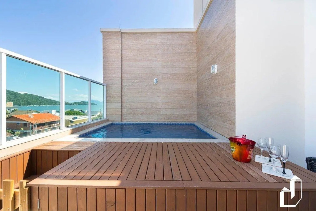 Cobertura Duplex Com Piscina E 03 Suítes