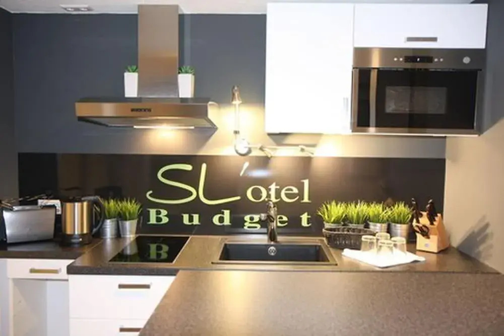 SLotel Budget
