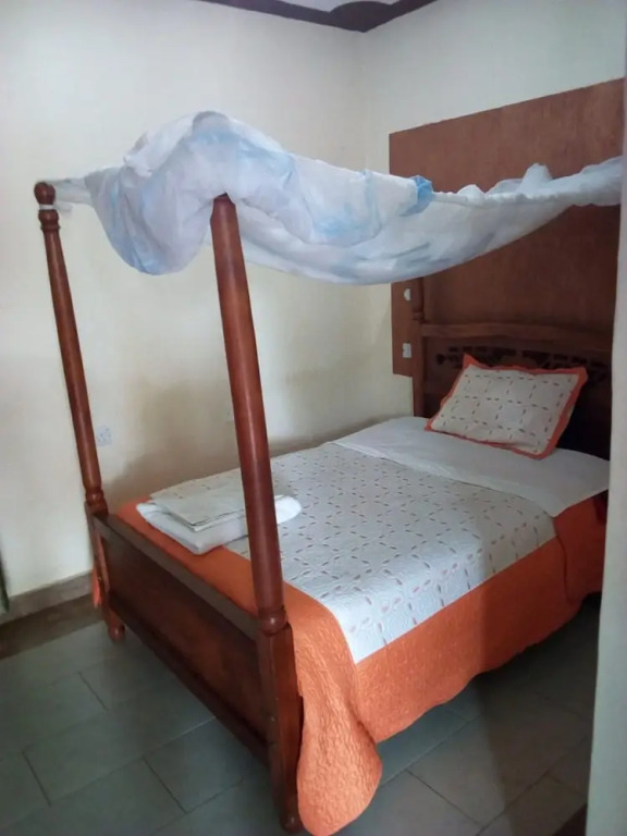 Salanka Inn & Guest House